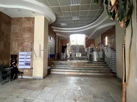 комерційна за адресою Січових Стрільців вул. (Артема), 79