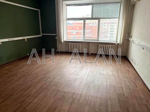 комерційна за адресою Січових Стрільців вул. (Артема), 79