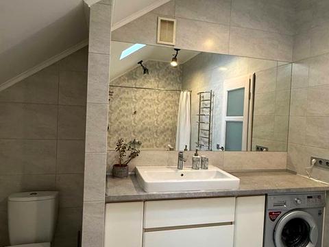 будинок за адресою Озерна