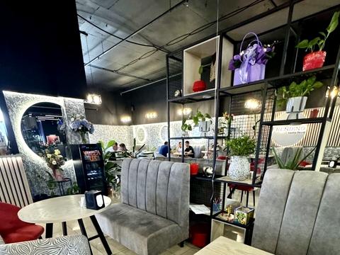 комерційна за адресою Трудова вул., 6а