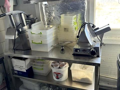 комерційна за адресою Трудова вул., 6а