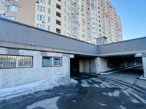 паркоместо по адресу Василия Касияна ул., 2/1