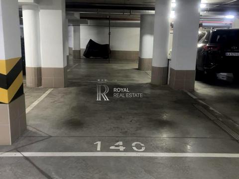 паркомісце за адресою Андрія Верхогляда вул. (Михайла Драгомирова), 5