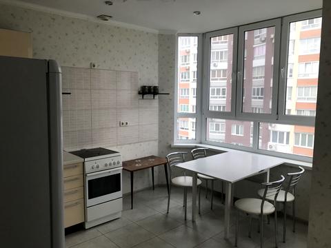 квартира за адресою Анни Ахматової вул., 32/18