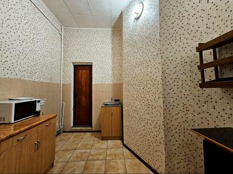 комерційна за адресою Ніжинська вул., 66