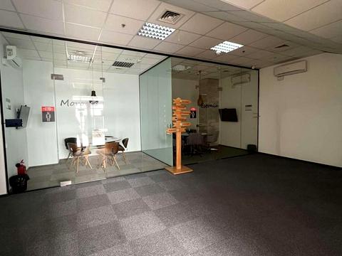 коммерческая по адресу Николая Амосова ул., 12