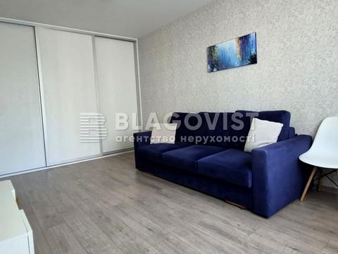 квартира по адресу Софии Русовой ул., 3