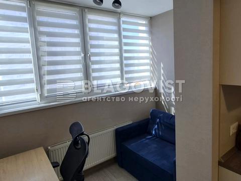 квартира по адресу Софии Русовой ул., 3