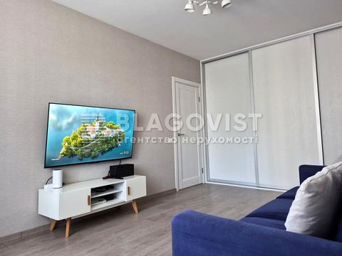 квартира по адресу Софии Русовой ул., 3