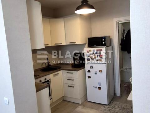 квартира по адресу Софии Русовой ул., 3