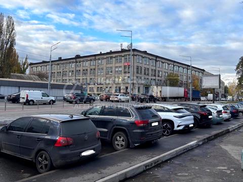 комерційна за адресою Олександра Довженка вул., 4