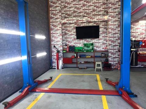 коммерческая по адресу Науки просп., 12