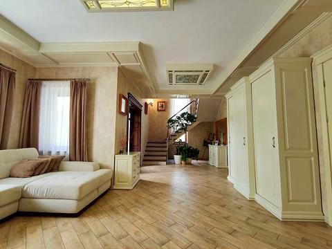 будинок за адресою Молодіжна вул.