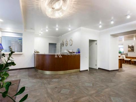 комерційна за адресою Саксаганського вул., 42