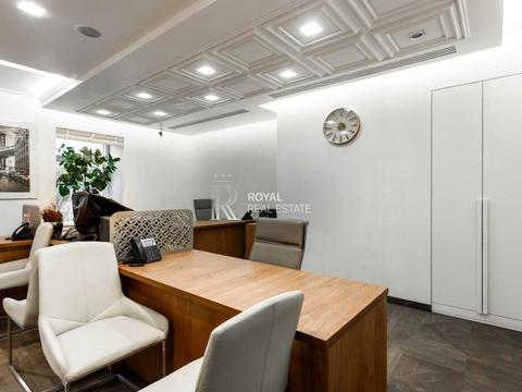 комерційна за адресою Саксаганського вул., 42