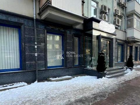 комерційна за адресою Саксаганського вул., 42