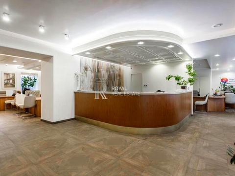 комерційна за адресою Саксаганського вул., 42