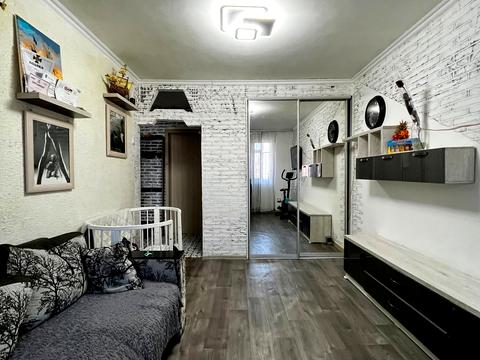 квартира за адресою Космонавтів вул., 8