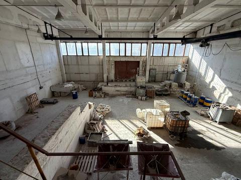 комерційна за адресою Залізнична вул., 15