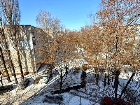 квартира за адресою Космонавтів вул., 8