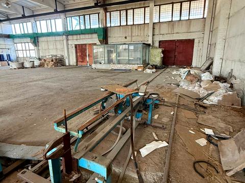 комерційна за адресою Залізнична вул., 15