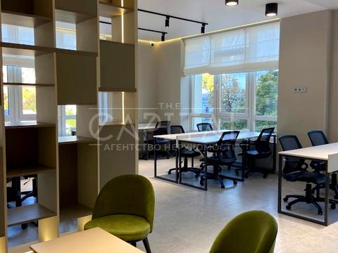 комерційна за адресою Жилянська вул., 68