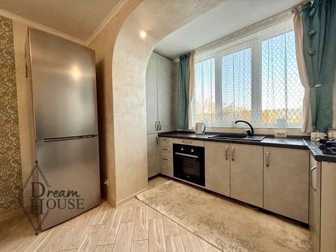 квартира за адресою 15-й мікрорайон, 12