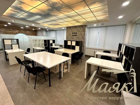 комерційна за адресою Євгена Коновальця вул. (Щорса), 32-Б