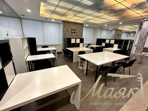 комерційна за адресою Євгена Коновальця вул. (Щорса), 32-Б