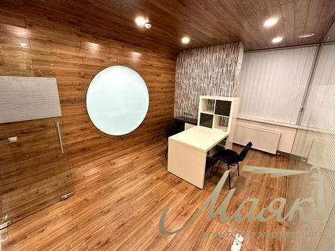 комерційна за адресою Євгена Коновальця вул. (Щорса), 32-Б