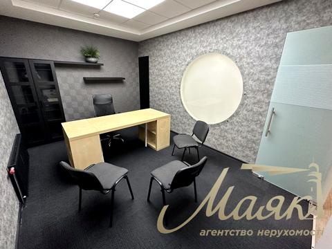 комерційна за адресою Євгена Коновальця вул. (Щорса), 32-Б