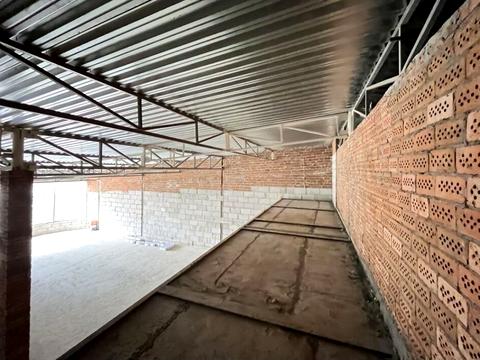 комерційна за адресою Подільська вул., 93