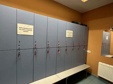 комерційна за адресою Володимира Івасюка вул., 48