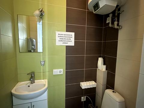 комерційна за адресою Володимира Івасюка вул., 48