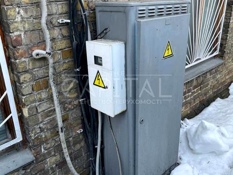 комерційна за адресою Деревообробна вул., 5д