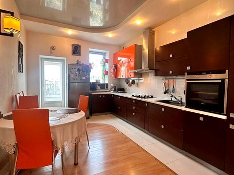 будинок за адресою Миколи Стасюка вул. (Новосибірська), 39