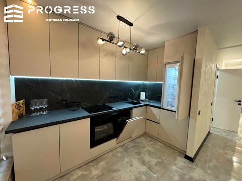 квартира за адресою Романа Левицького вул., 4