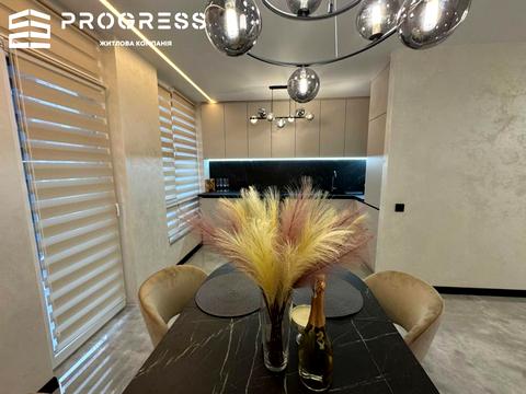 квартира за адресою Романа Левицького вул., 4