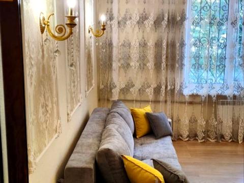 квартира за адресою Бориса Чичибабіна вул., 2