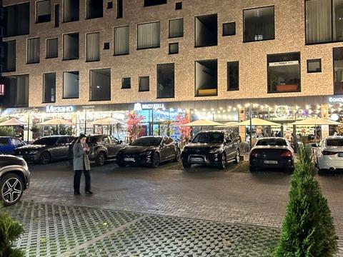 комерційна за адресою Зарічанська вул., 13