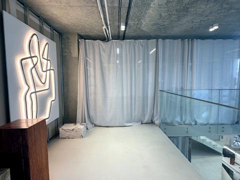 комерційна за адресою Олени Степанівни вул. (Ленінградська), 8