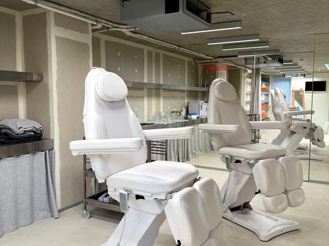 комерційна за адресою Олени Степанівни вул. (Ленінградська), 8