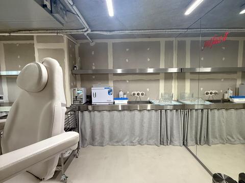 комерційна за адресою Олени Степанівни вул. (Ленінградська), 8