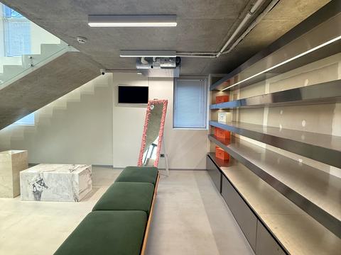 комерційна за адресою Олени Степанівни вул. (Ленінградська), 8