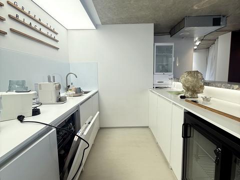 комерційна за адресою Олени Степанівни вул. (Ленінградська), 8