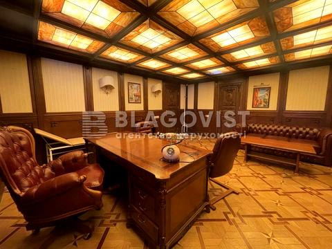 комерційна за адресою Верхня вул., 3-5