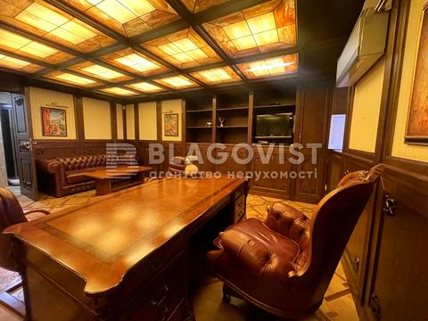 комерційна за адресою Верхня вул., 3-5