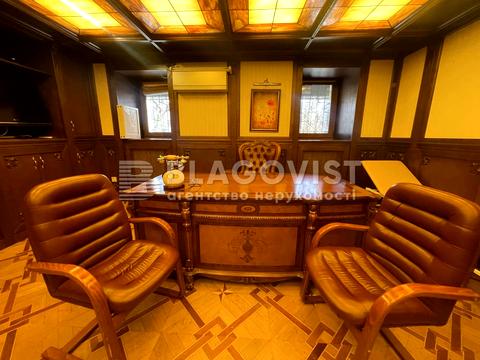 комерційна за адресою Верхня вул., 3-5