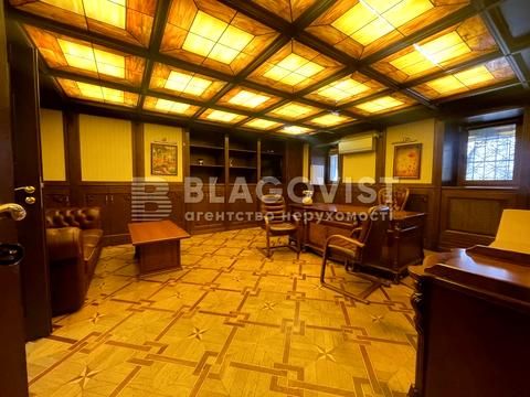 комерційна за адресою Верхня вул., 3-5