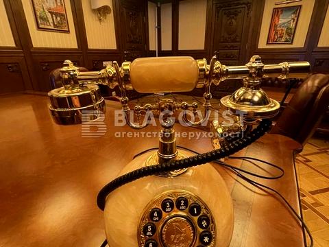 комерційна за адресою Верхня вул., 3-5